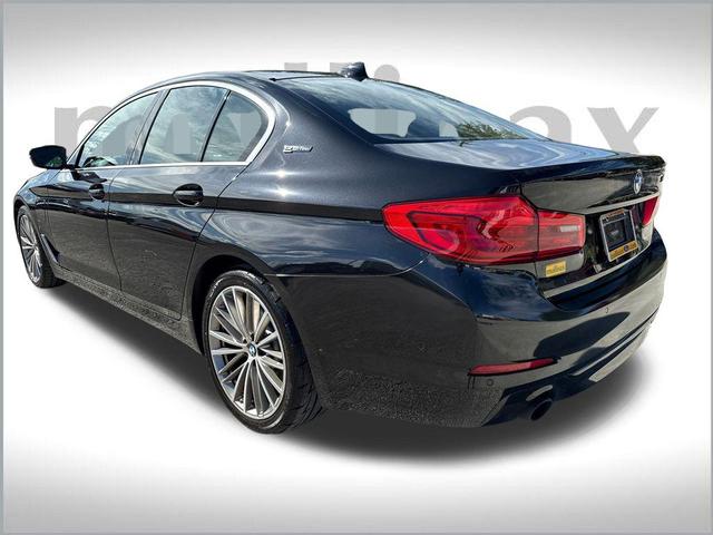 Photo of 2019 Black Sapphire Metallic BMW 530e