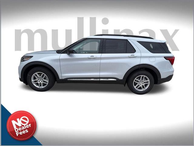 Photo of 2025 Space White Metallic Ford Explorer