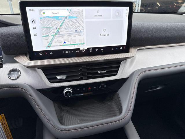 Photo of 2025 Space White Metallic Ford Explorer