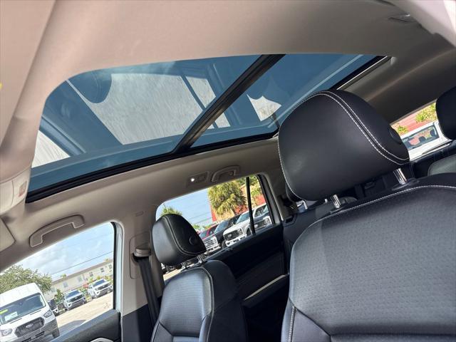 Photo of 2021 Pyrite Silver Metallic Volkswagen Atlas