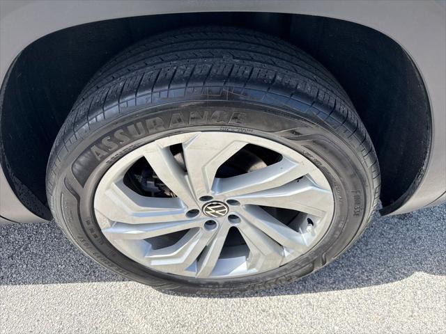 Photo of 2021 Pyrite Silver Metallic Volkswagen Atlas