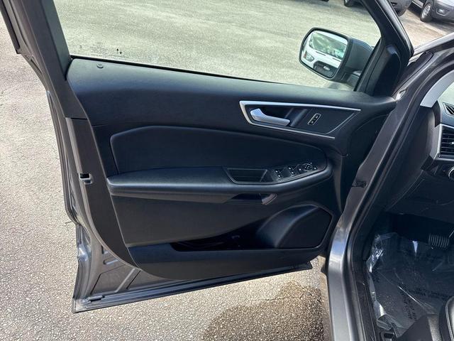 Photo of 2024 Carbonized Gray Metallic Ford Edge