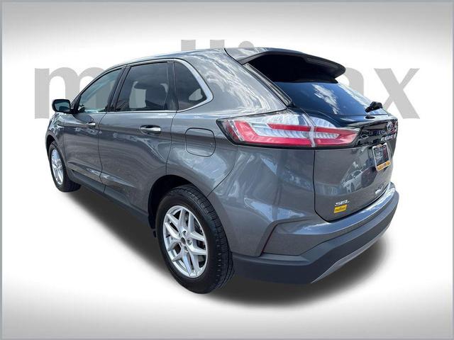 Photo of 2024 Carbonized Gray Metallic Ford Edge