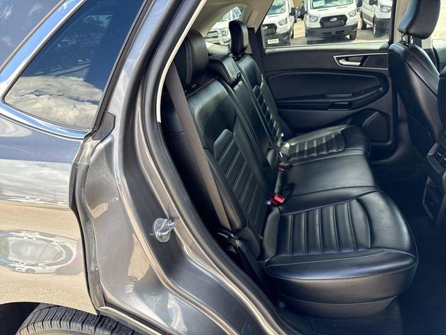 Photo of 2024 Carbonized Gray Metallic Ford Edge