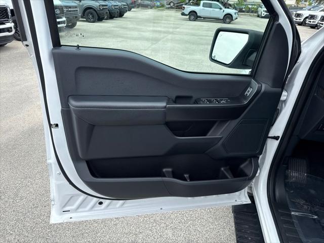 Photo of 2023 Oxford White Ford F-150