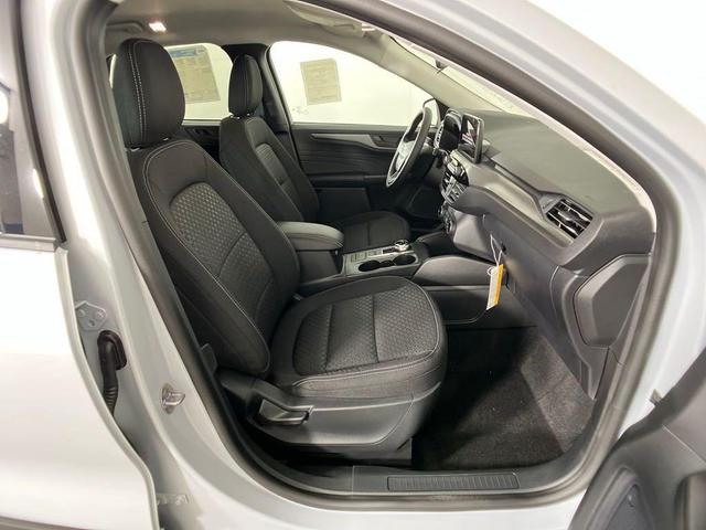 Photo of 2025 Silver Metallic Ford Escape