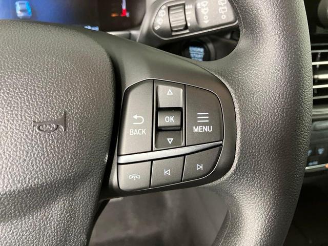 Photo of 2025 Silver Metallic Ford Escape