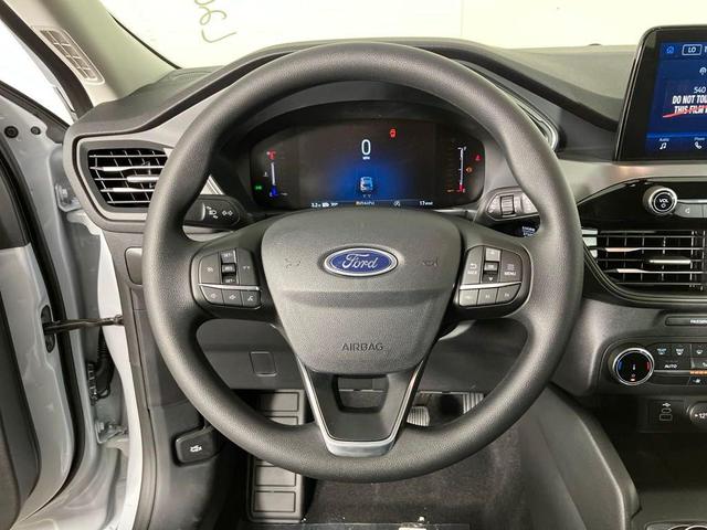 Photo of 2025 Silver Metallic Ford Escape