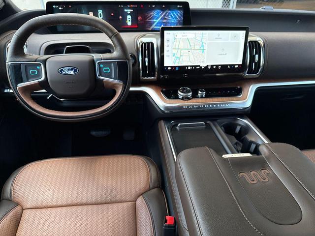 Photo of 2025 Agate Black Metallic Ford Expedition