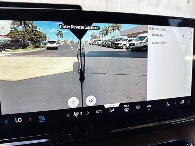 Photo of 2025 Agate Black Metallic Ford Expedition