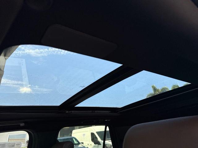 Photo of 2025 Agate Black Metallic Ford Expedition