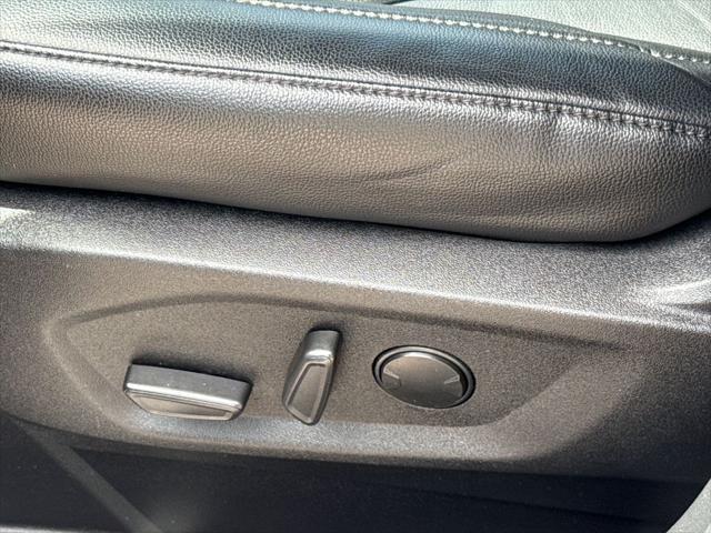 Photo of 2022 Burgundy Velvet Metallic Tinted Clearcoat Ford Edge