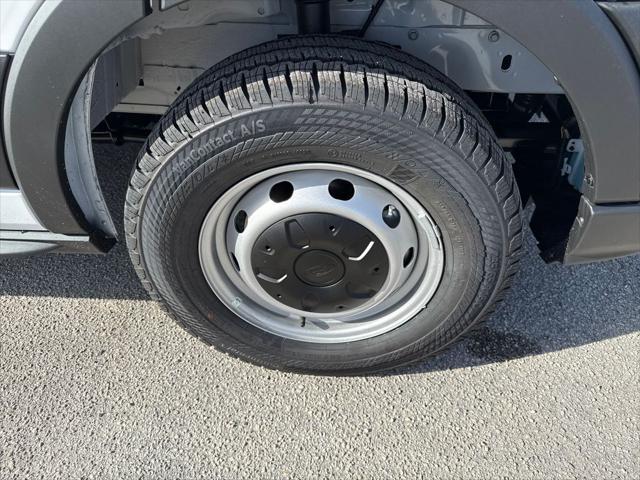 Photo of 2025 Oxford White Ford Transit-350