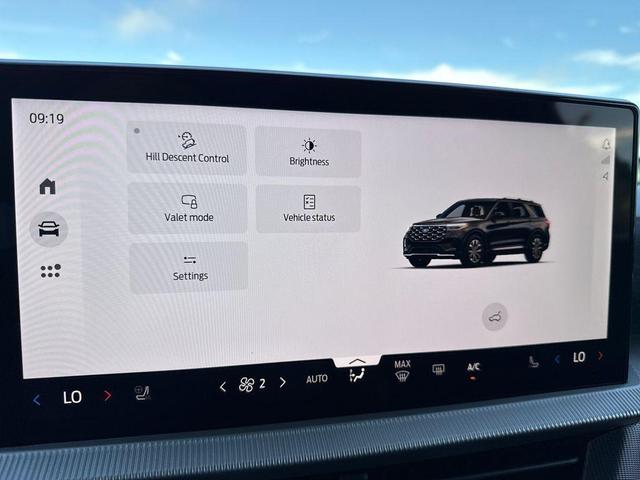 Photo of 2025 Carbonized Gray Metallic Ford Explorer