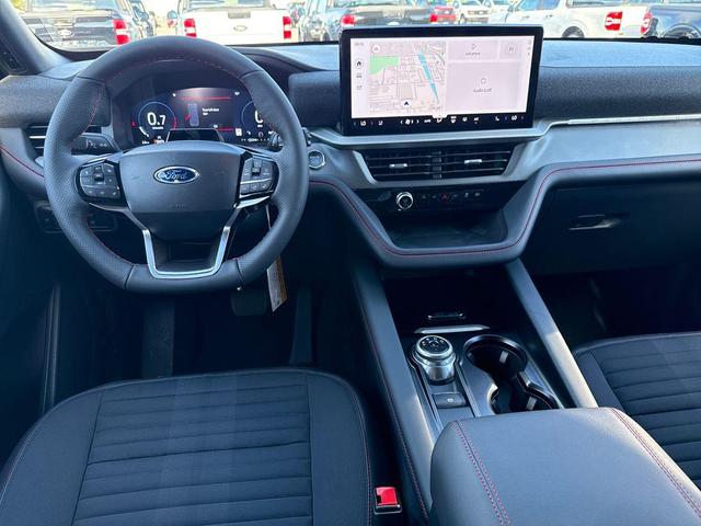 Photo of 2025 Carbonized Gray Metallic Ford Explorer