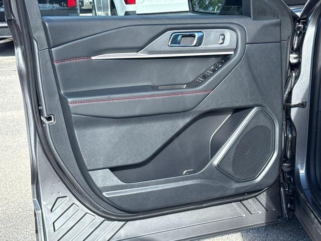 Photo of 2025 Carbonized Gray Metallic Ford Explorer