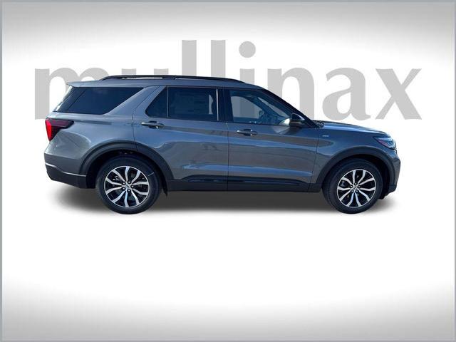 Photo of 2025 Carbonized Gray Metallic Ford Explorer
