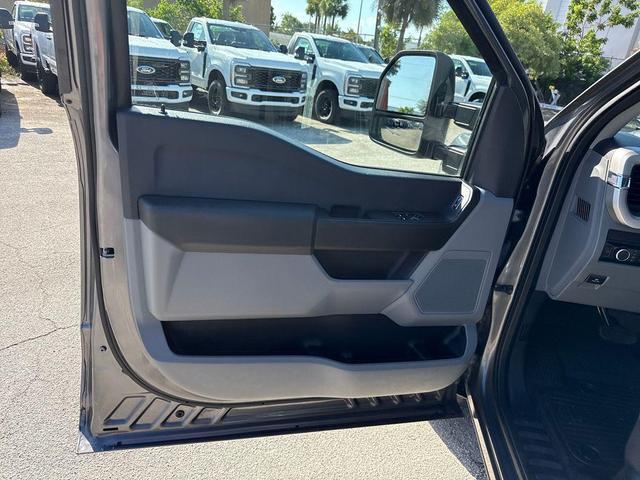 Photo of 2023 Carbonized Gray Metallic Ford F-250