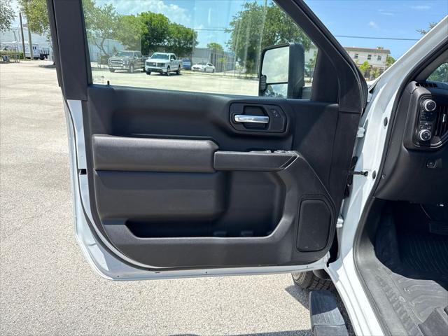 Photo of 2022 Summit White GMC Sierra 2500