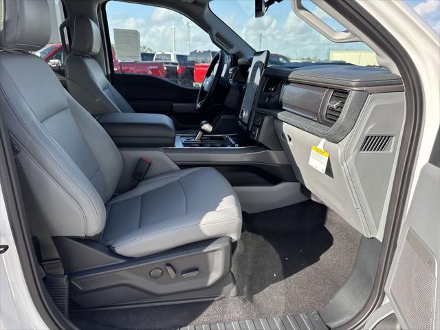 Photo of 2025 Oxford White Ford F-150 Lightning