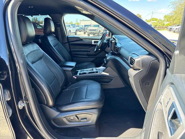 Photo of 2020 AGATE BLACK METALLIC Ford Explorer