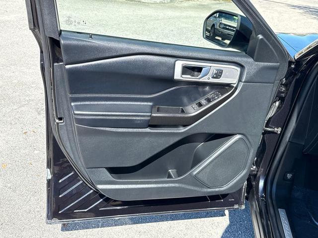 Photo of 2020 AGATE BLACK METALLIC Ford Explorer