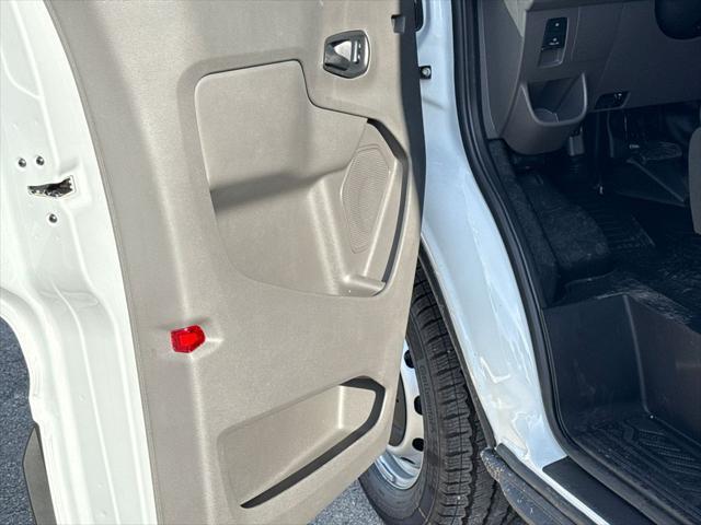 Photo of 2025 Oxford White Ford Transit-250