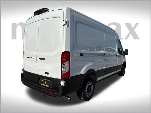 Photo of 2025 Oxford White Ford Transit-250