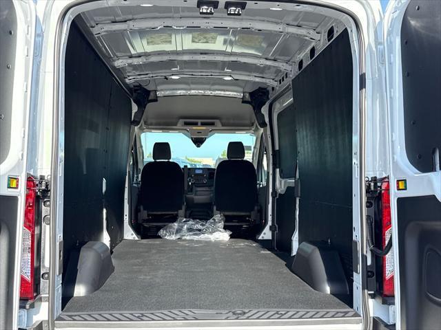 Photo of 2025 Oxford White Ford Transit-250