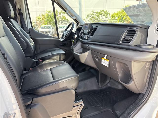 Photo of 2025 Oxford White Ford Transit-250
