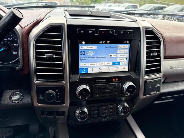 Photo of 2019 White Platinum Metallic Tri-Coat Ford F-350