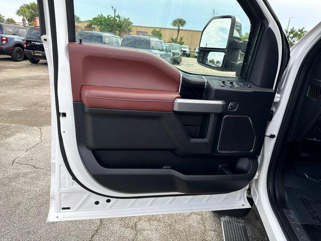 Photo of 2019 White Platinum Metallic Tri-Coat Ford F-350