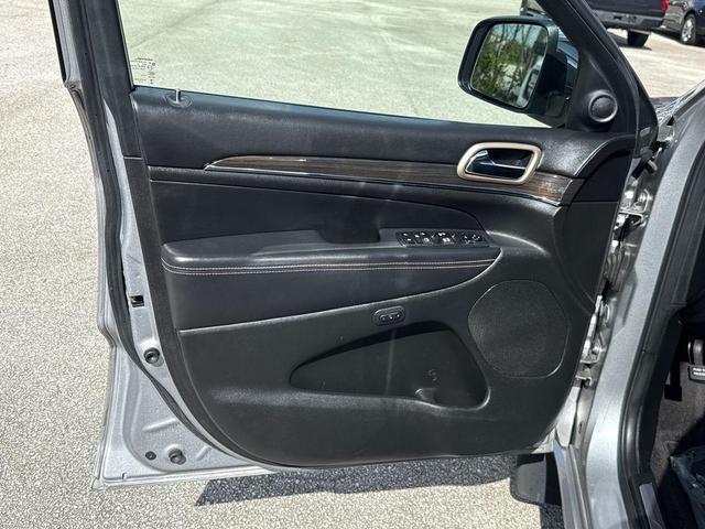Photo of 2017 Billet Silver Metallic Clearcoat Jeep Grand Cherokee