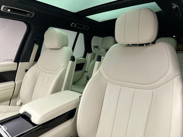 Photo of 2024 Black Land Rover Range Rover