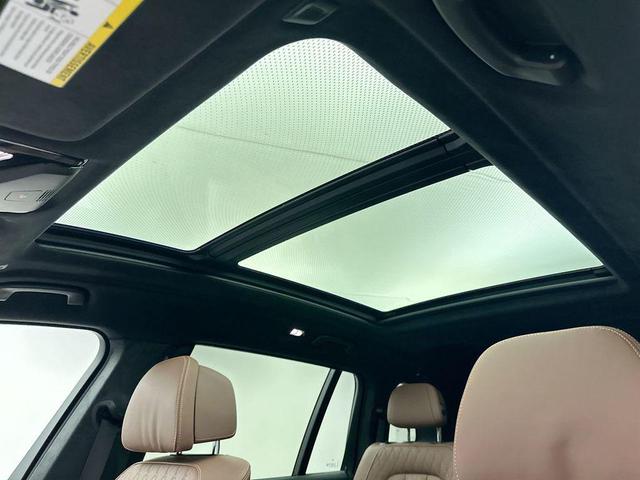 Photo of 2025 Tanzanite Blue II Metallic BMW X7