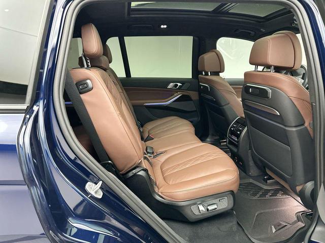 Photo of 2025 Tanzanite Blue II Metallic BMW X7