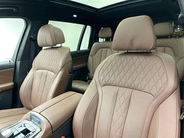 Photo of 2025 Tanzanite Blue II Metallic BMW X7
