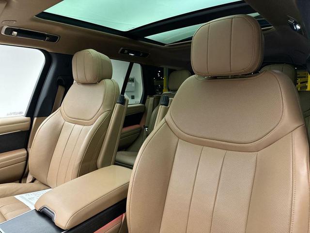 Photo of 2023 Black Land Rover Range Rover
