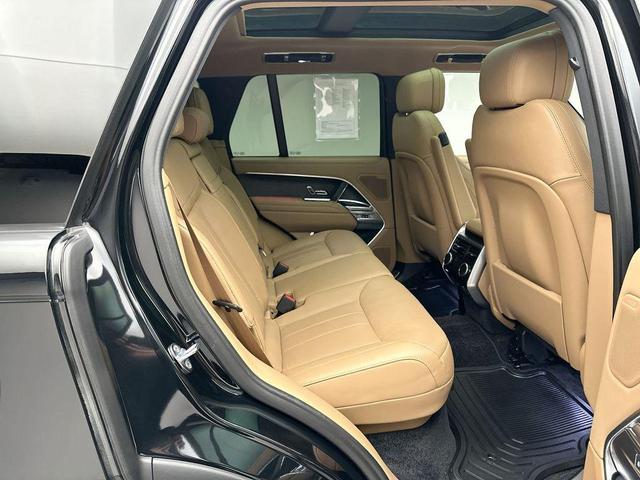 Photo of 2023 Black Land Rover Range Rover