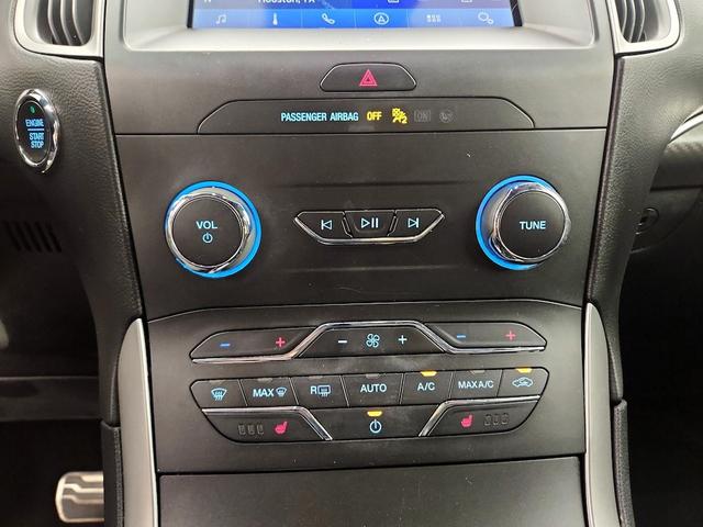 Photo of 2020 White Ford Edge