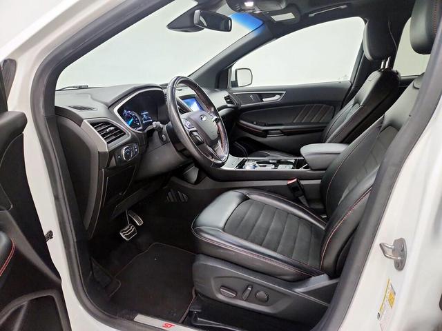 Photo of 2020 White Ford Edge