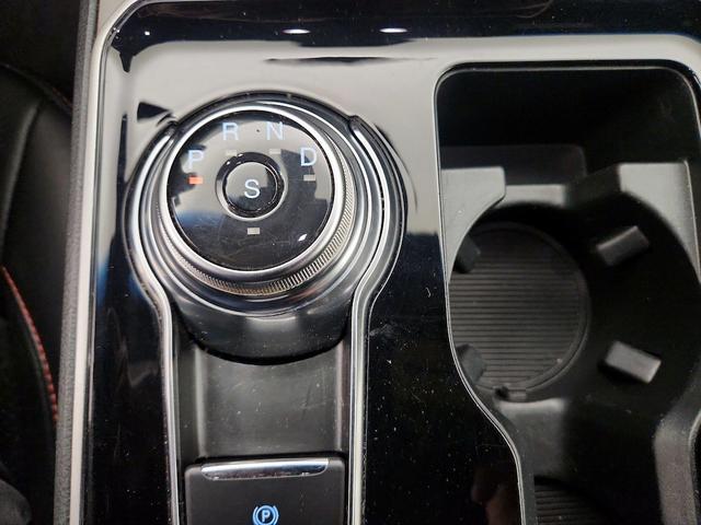 Photo of 2020 White Ford Edge