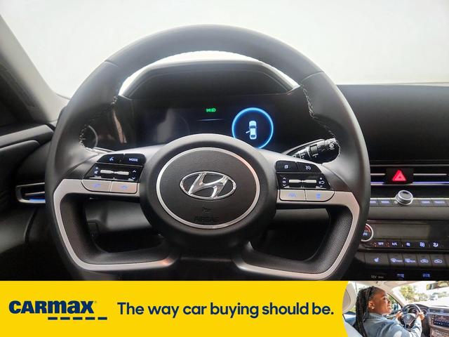 Photo of 2023 Blue Hyundai ELANTRA