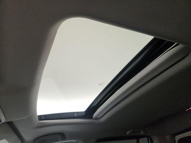 Photo of 2022 White Honda Ridgeline