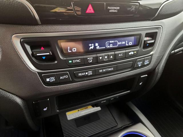 Photo of 2022 White Honda Ridgeline