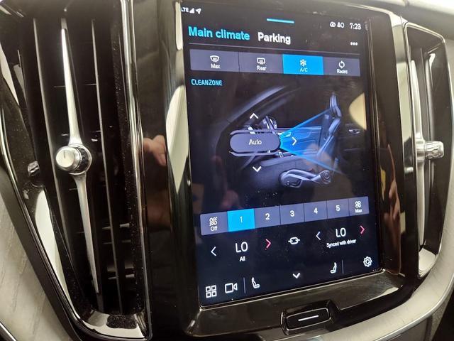 Photo of 2025 Black Volvo XC60