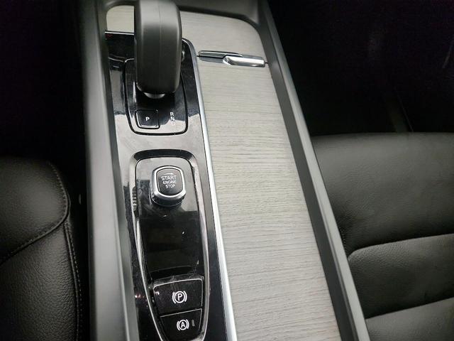 Photo of 2025 Black Volvo XC60