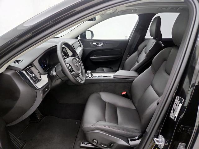 Photo of 2025 Black Volvo XC60