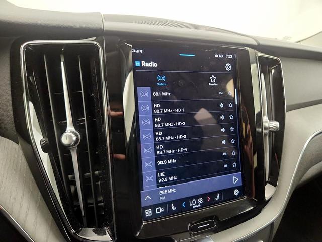 Photo of 2025 Black Volvo XC60