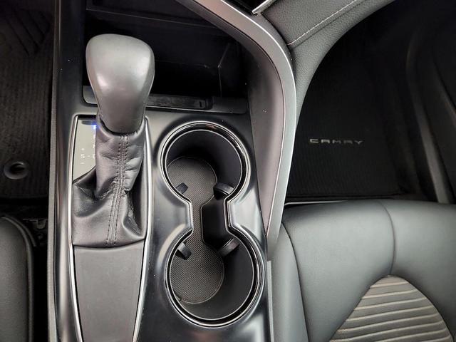 Photo of 2018 Gray Toyota Camry